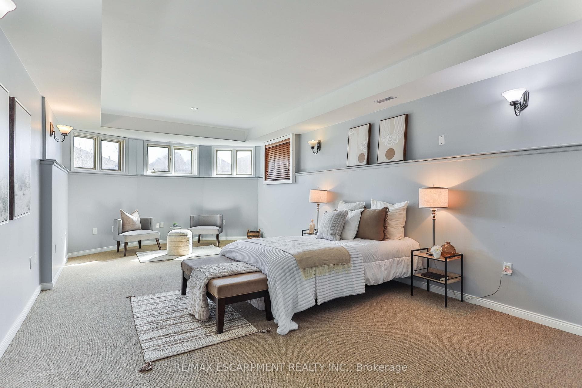 98 THOMAS Avenue photo 37