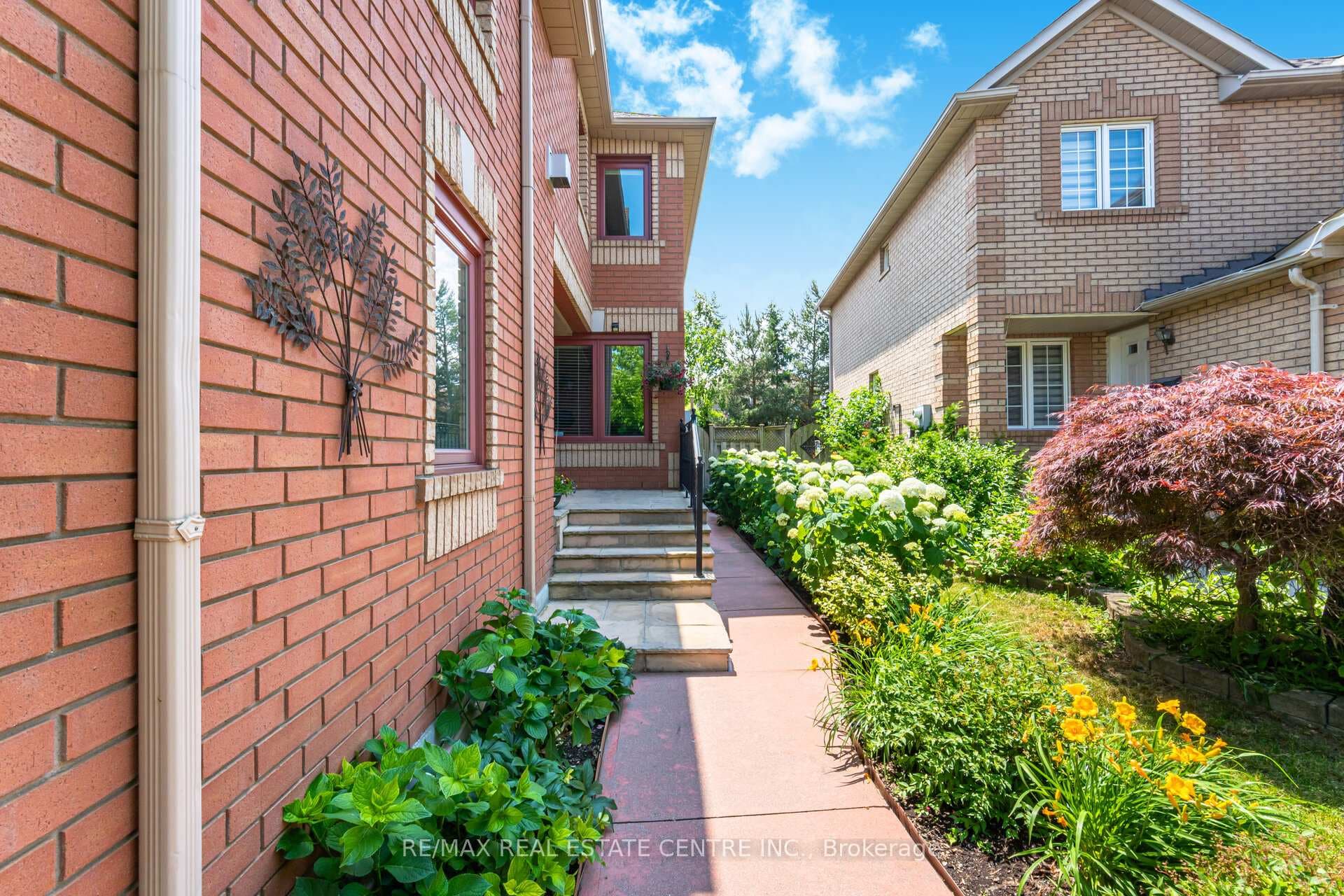 30 Creekwood Drive photo 4