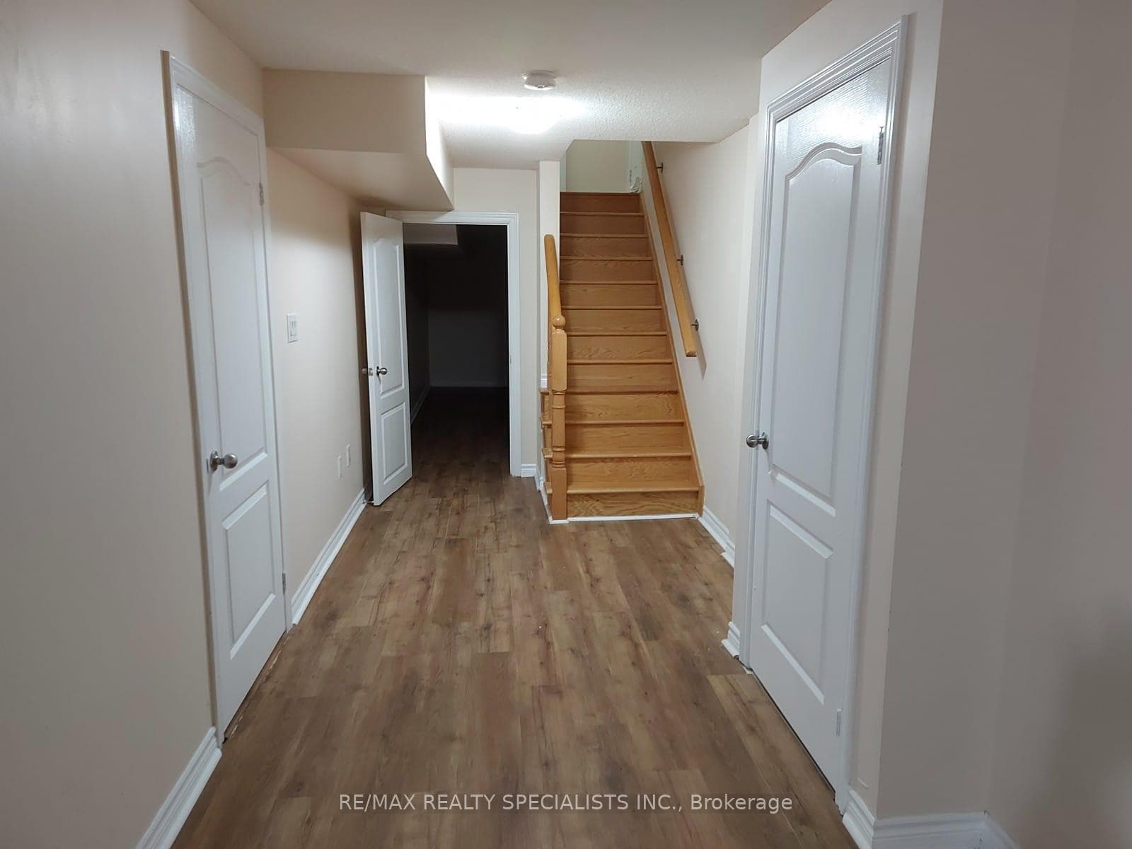 731 Agnew Crescent photo 8