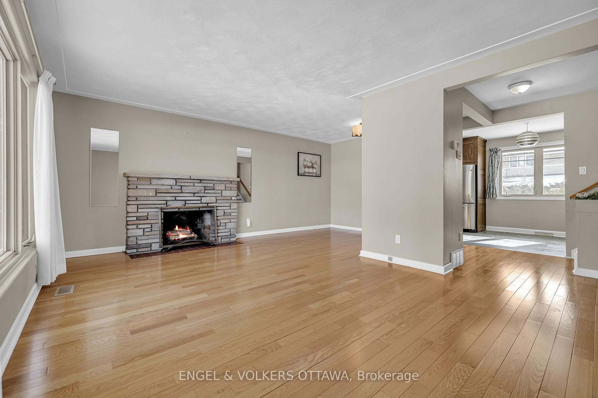 710 Sherbourne Road photo 5