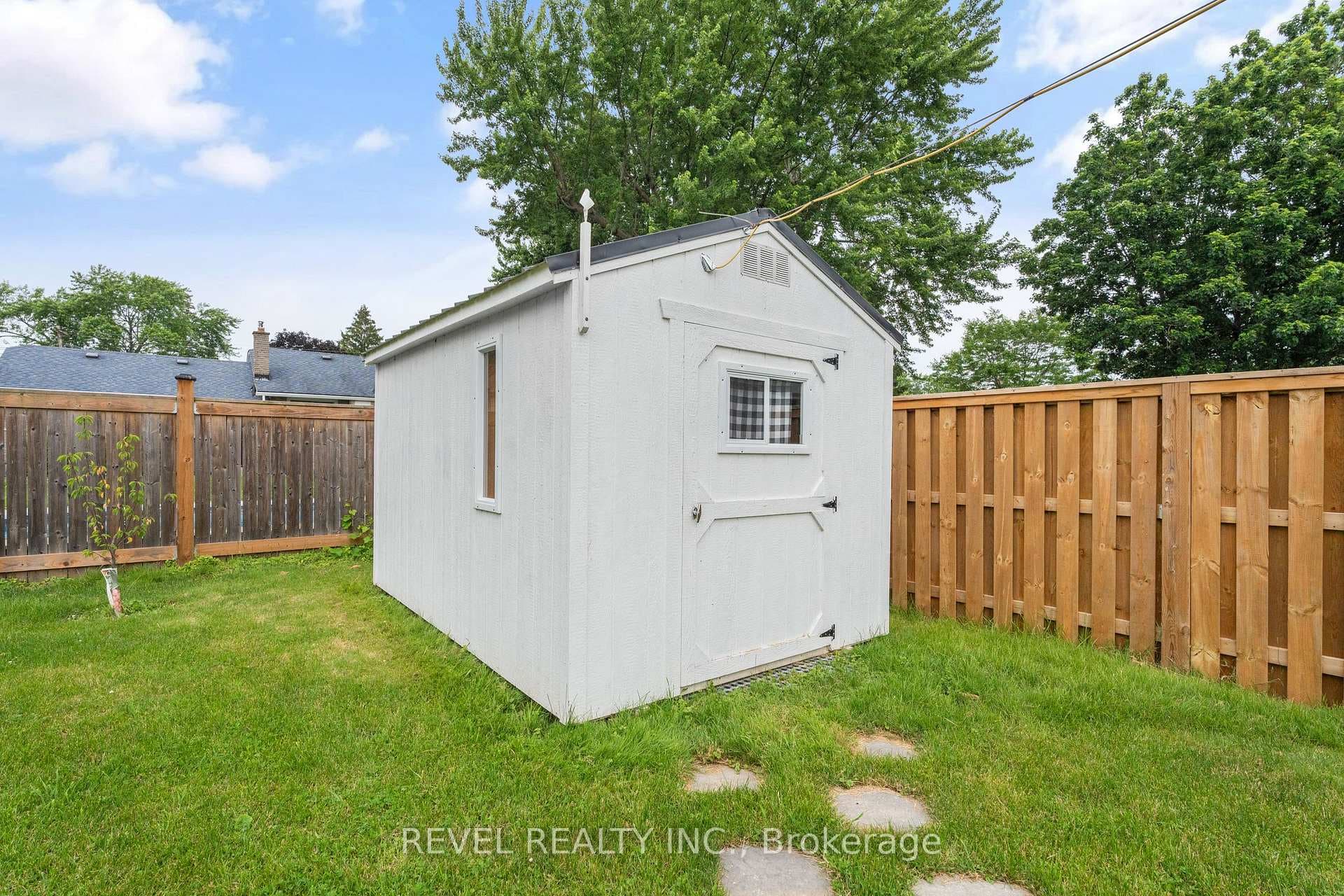 833 Lakeview Road photo 26