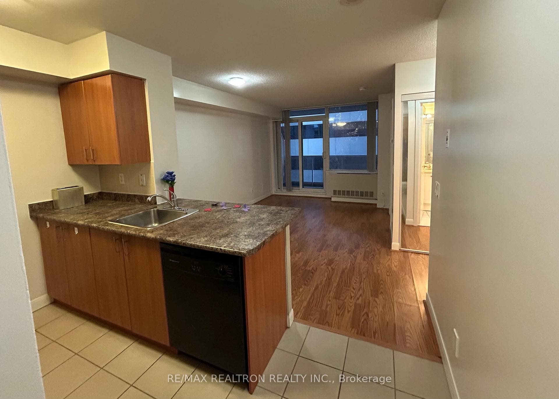 4968 Yonge Street Unit 1012 photo 1