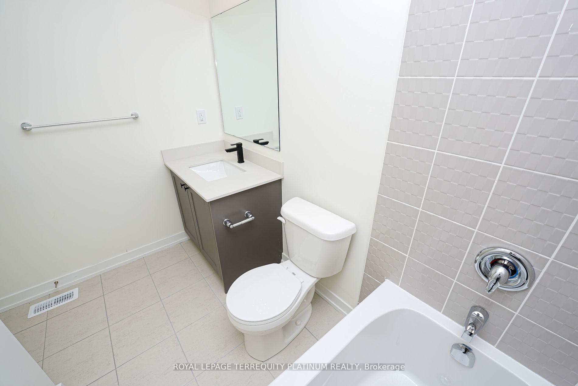 160 Densmore Road Unit 4 photo 35