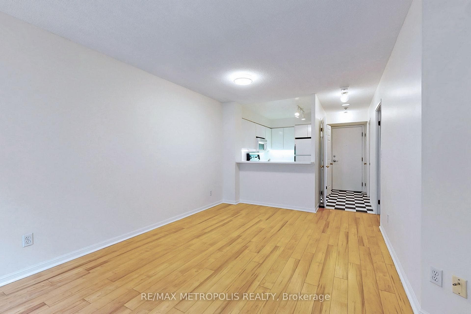 7 Carlton Street Unit 708 photo 7