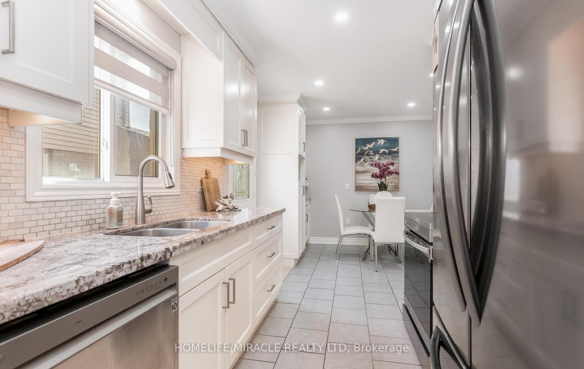 49 Newbridge Crescent photo 11