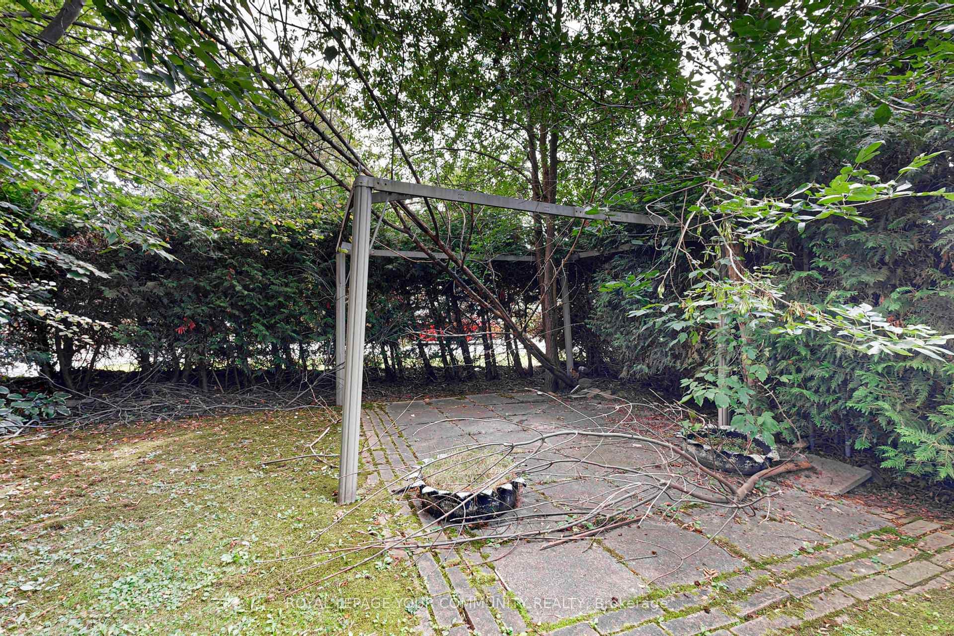 196 Pleasant Boulevard photo 30