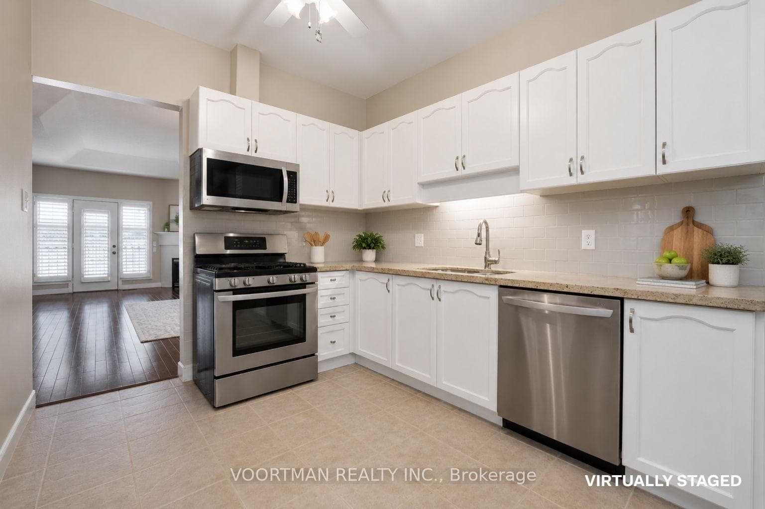 53 Greentrail Drive photo 4