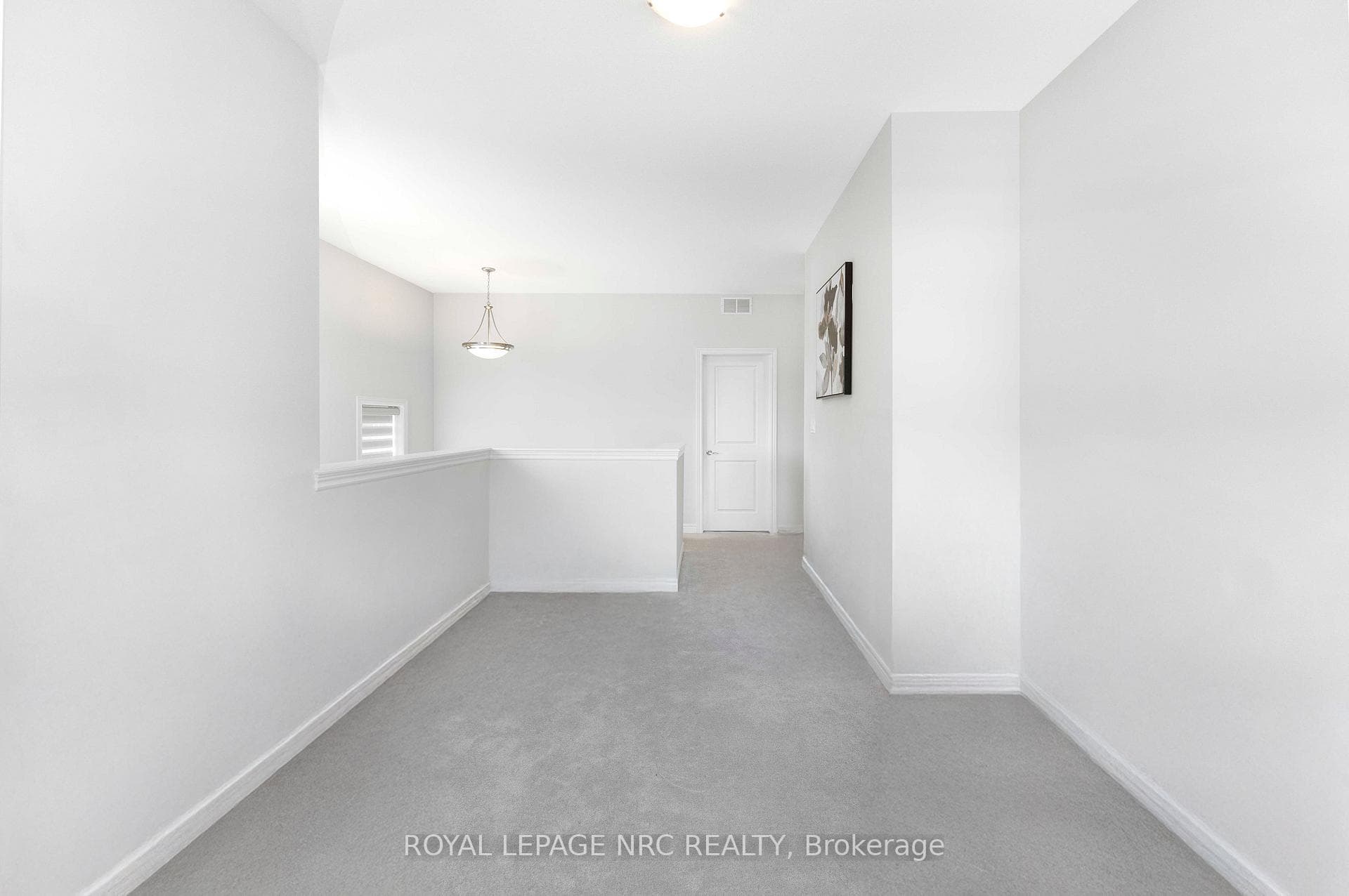 12 Swan Avenue photo 22
