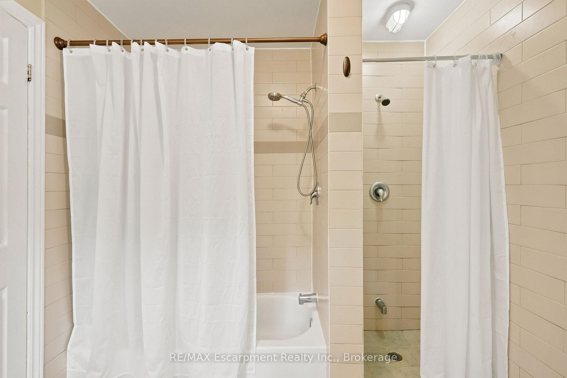 16 Hiawatha Road photo 32