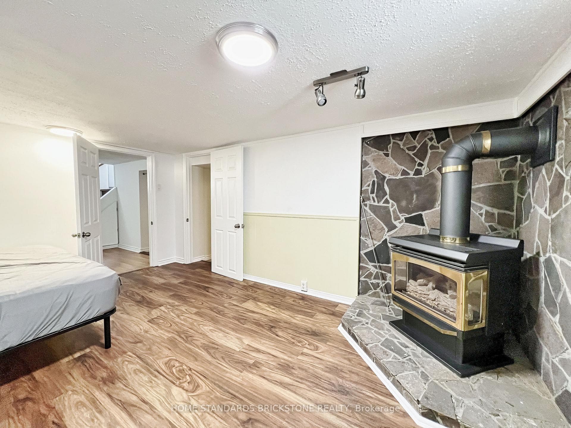 45 Madawaska Avenue photo 27
