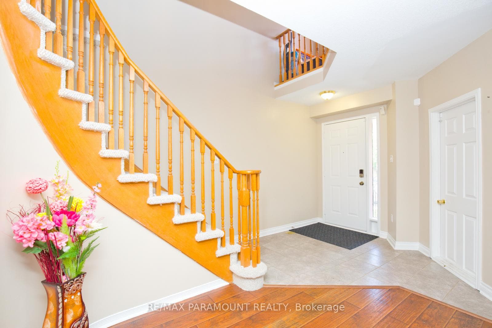 29 Muirland Crescent Unit Upper photo 4