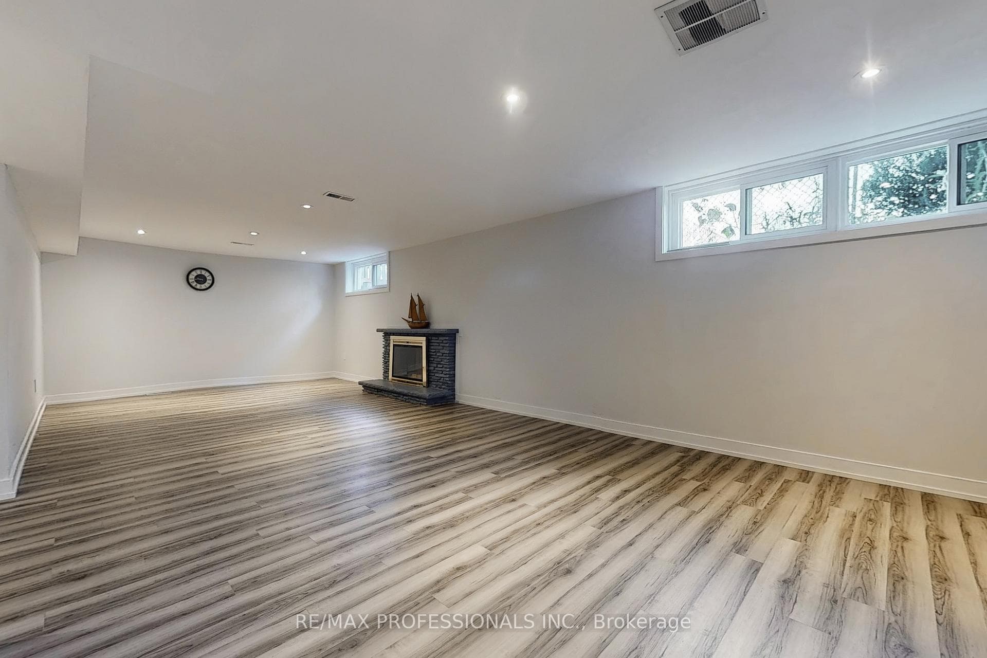 3 Hartsdale Drive photo 22
