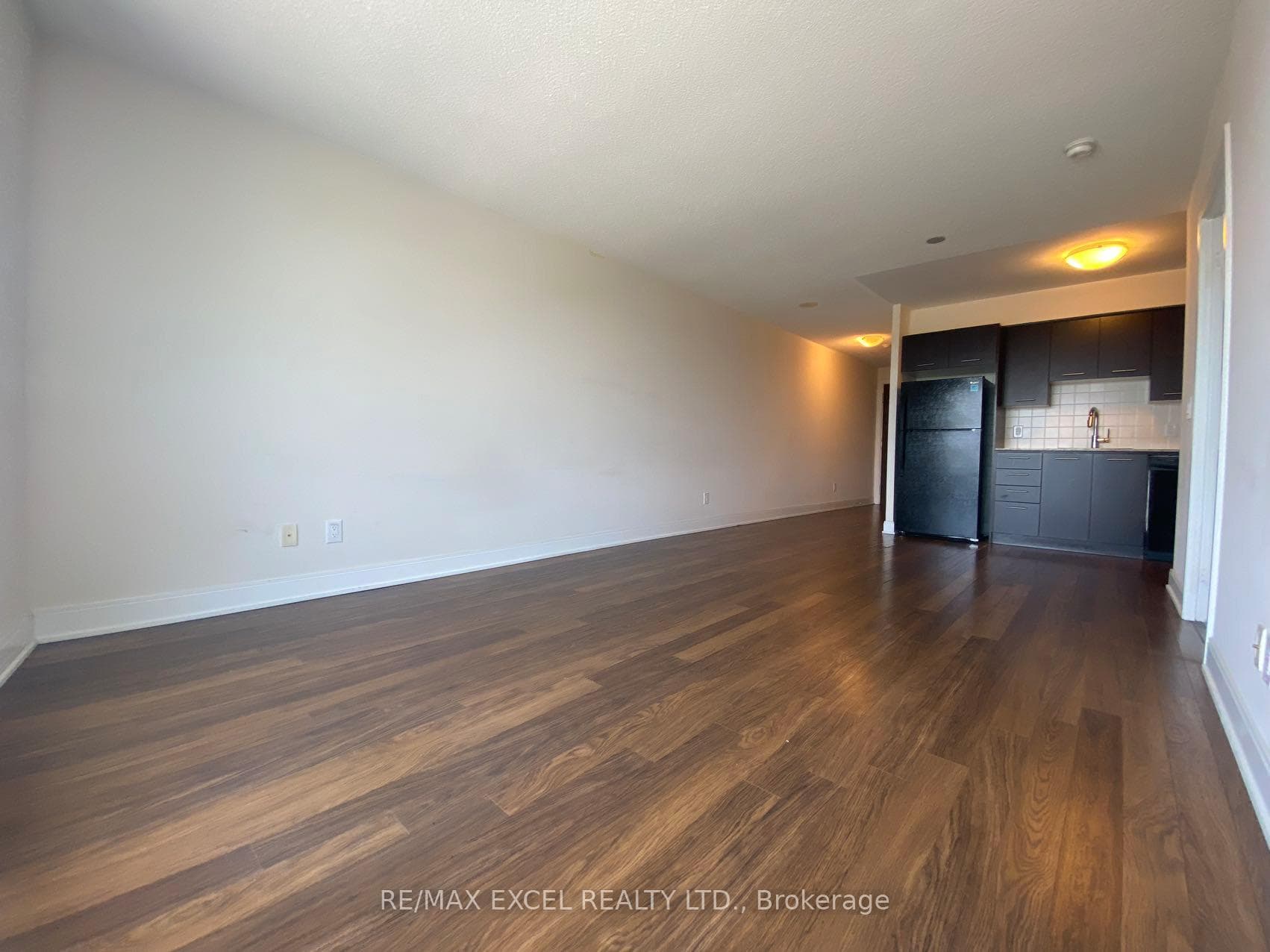 125 Village Green Square Unit 3901 photo 15