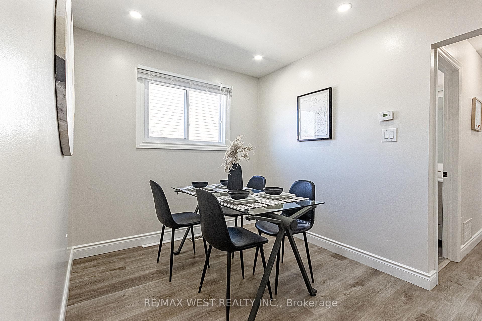1433 Birchcliffe Court photo 6
