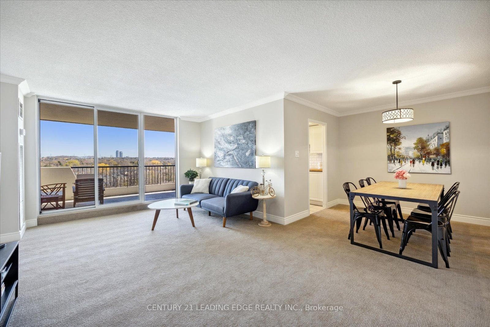 7811 Yonge Street Unit 901 photo 6