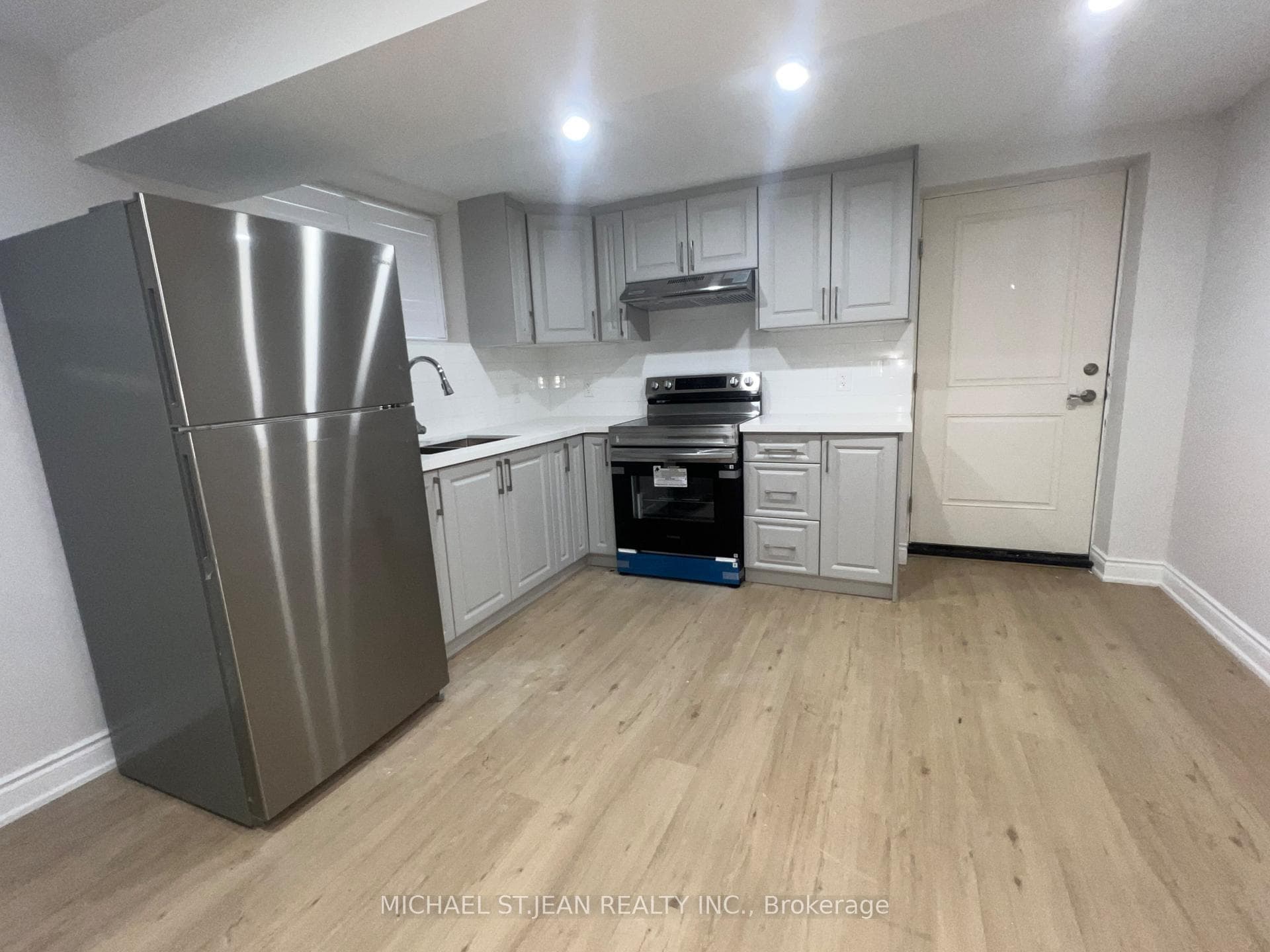 29 Bowman Crescent Unit 2 photo 2