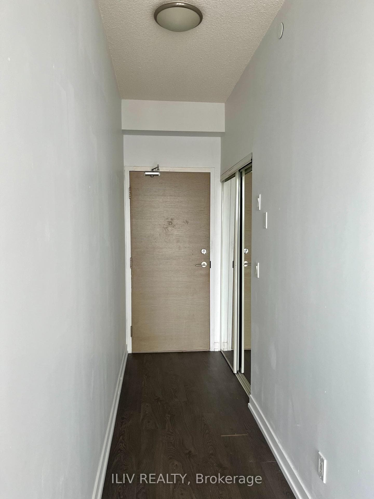 2055 Danforth Avenue Unit 508 photo 17