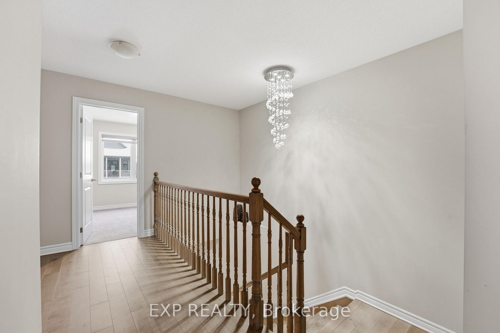 118 Discovery Crescent photo 30
