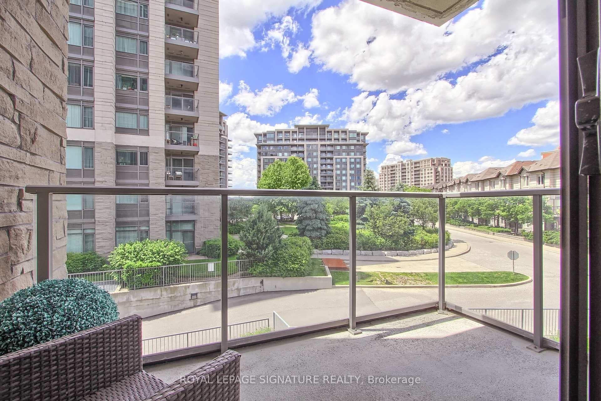 277 South Park Road Unit 319 photo 33