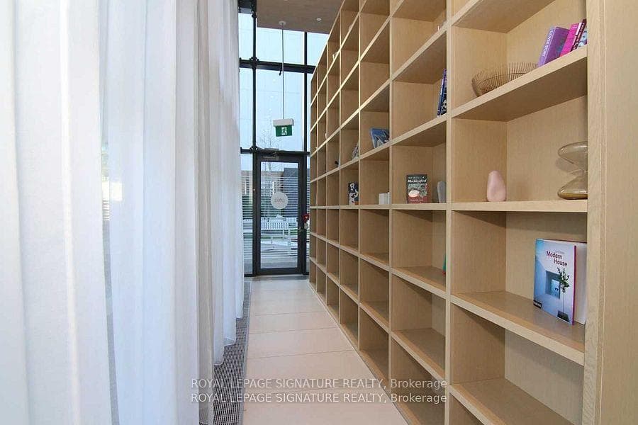185 Roehampton Avenue Unit 303 photo 19