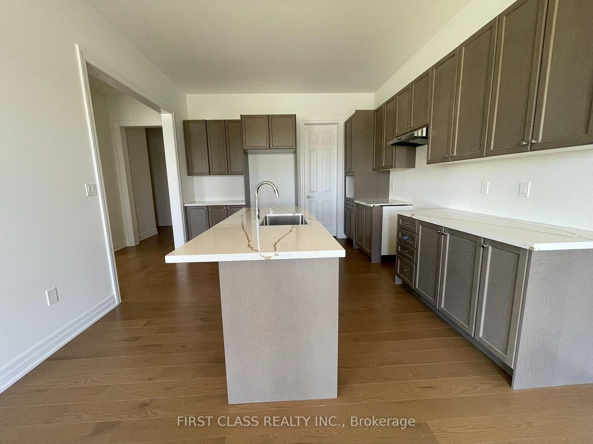 68 Thomas Smith Street photo 5