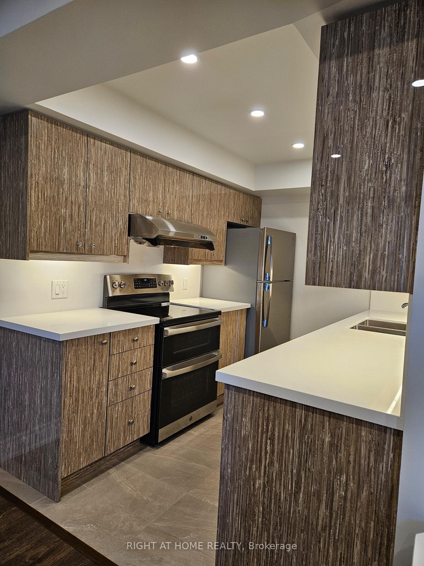 4620 Guildwood Way Unit 15 photo 13