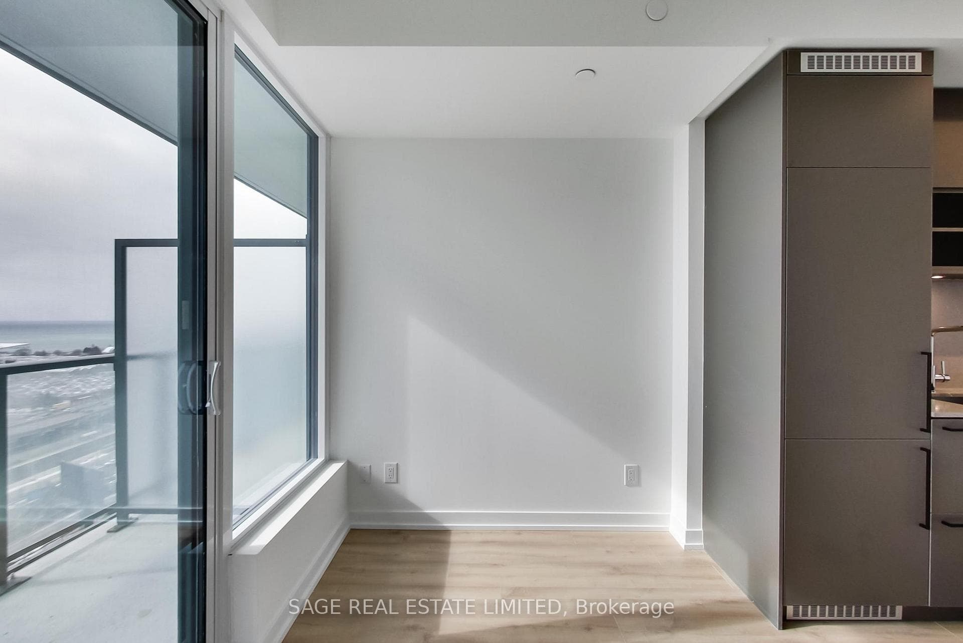 135 East Liberty Street Unit 1712 photo 19