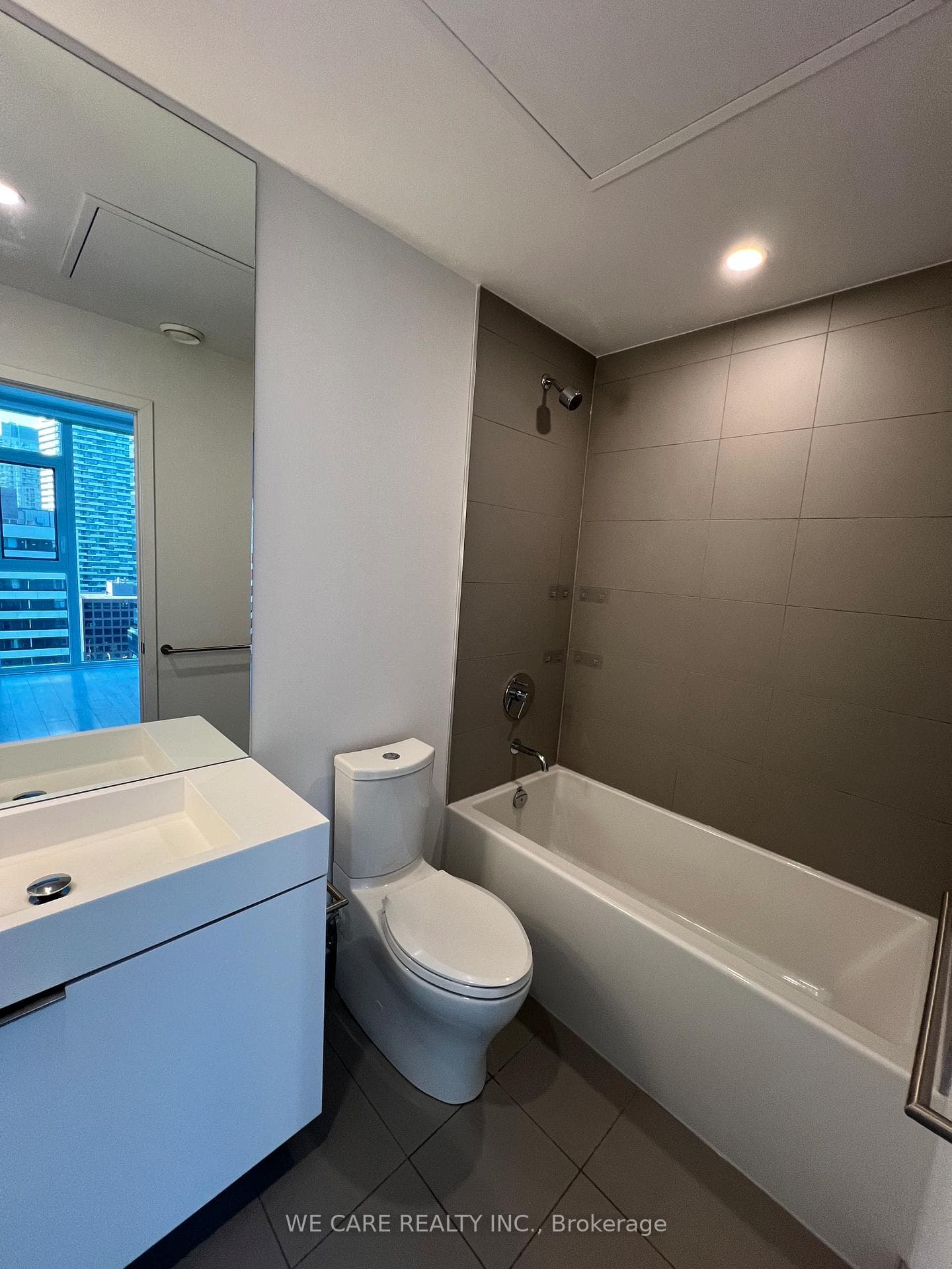 33 Helendale Avenue Unit 1407 photo 10