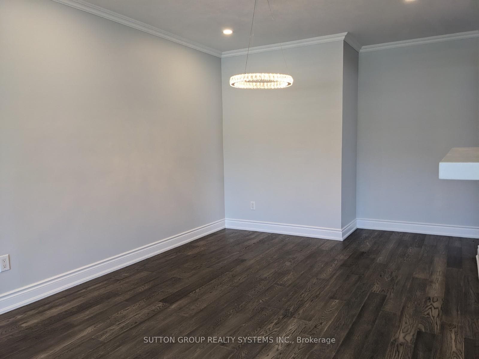 297 Balmoral Drive photo 7