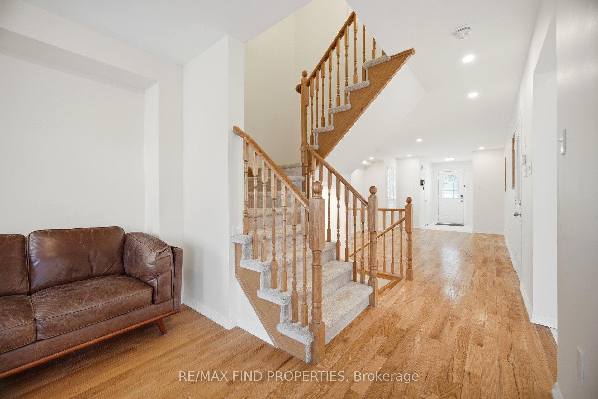 75 Harris Boulevard photo 21