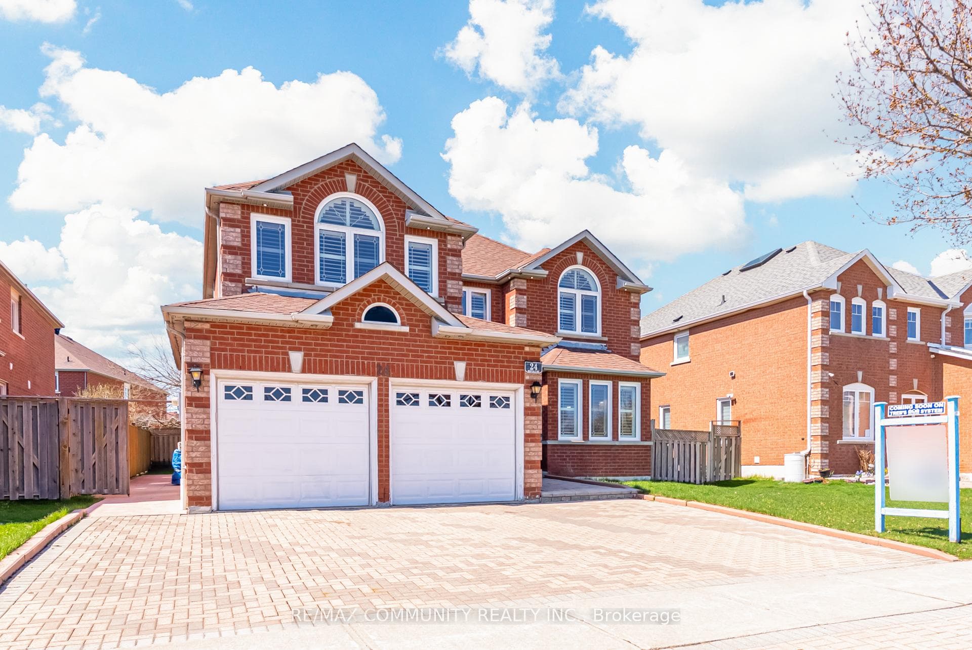 24 Marydale Avenue photo 2