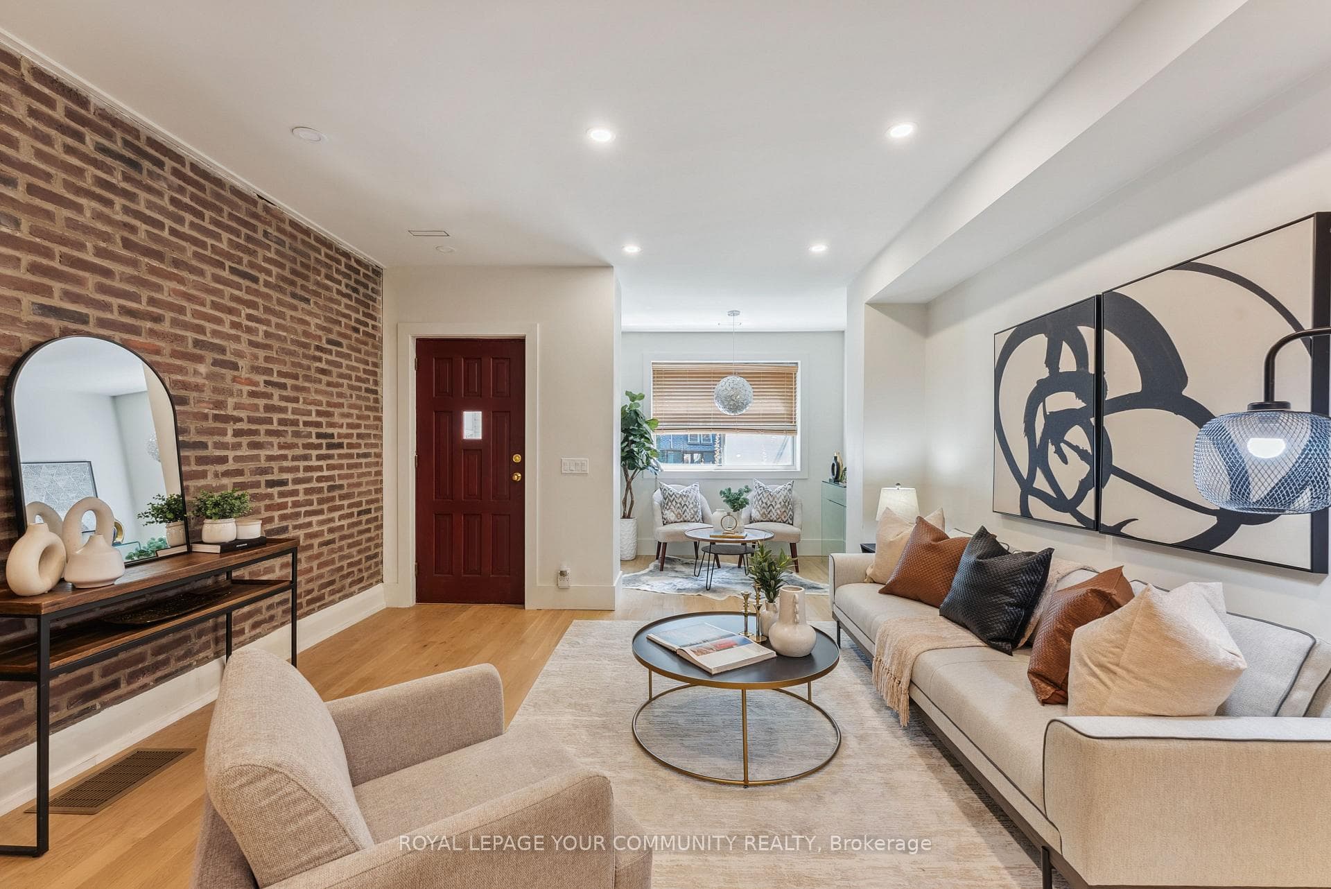 12 Lamb Avenue photo 3