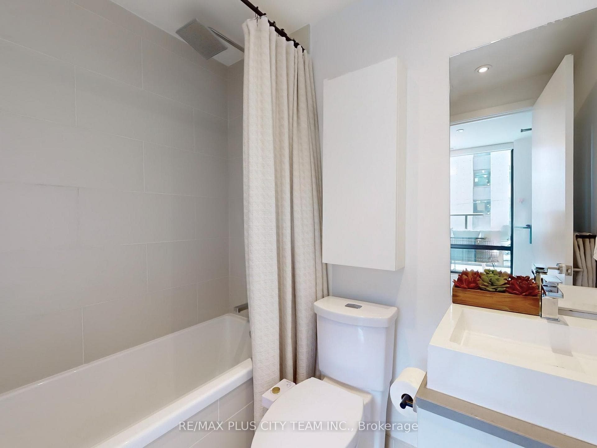 246 Logan Avenue Unit 209 photo 10