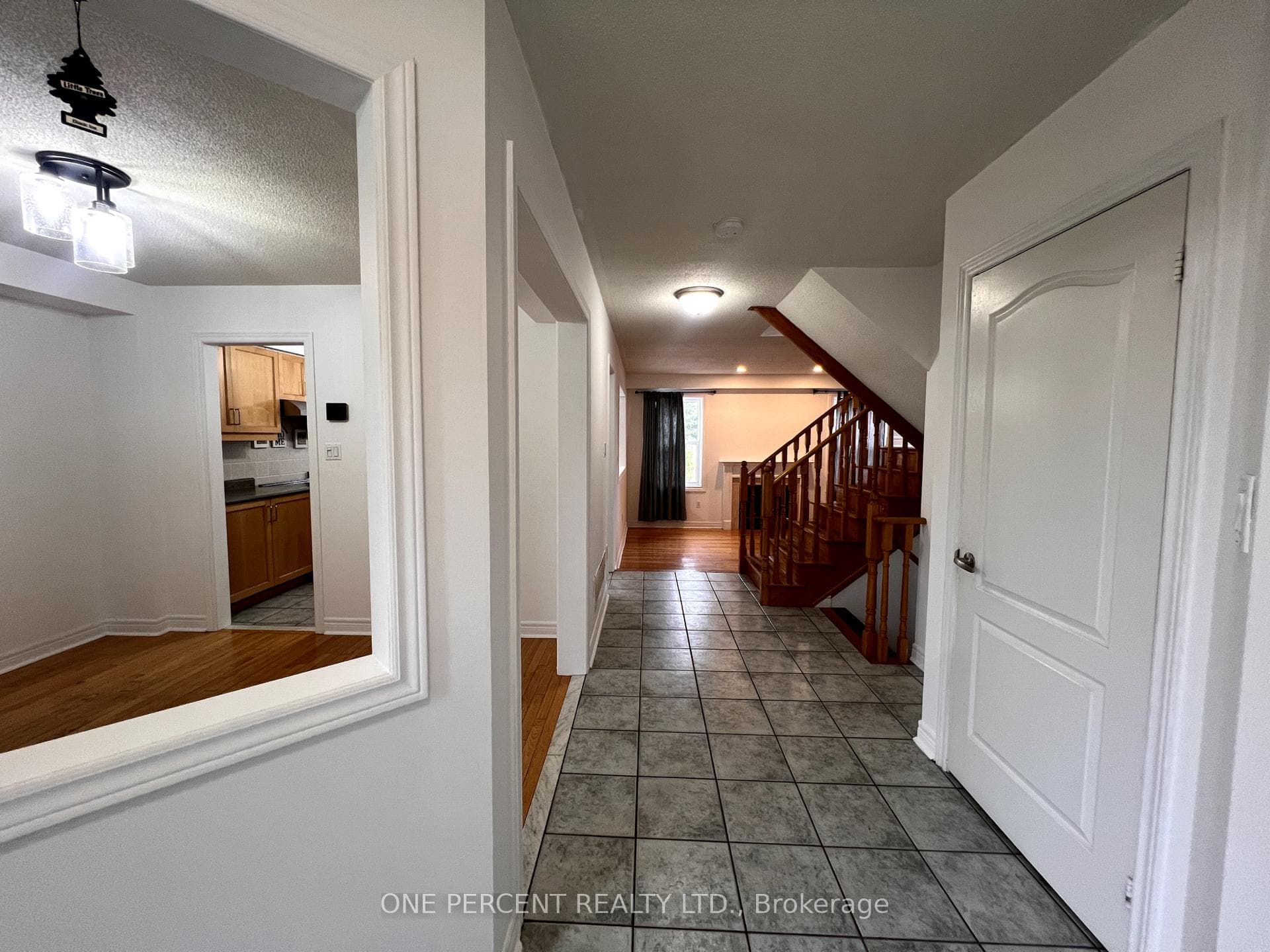 10 ROYAL PARK Boulevard photo 5