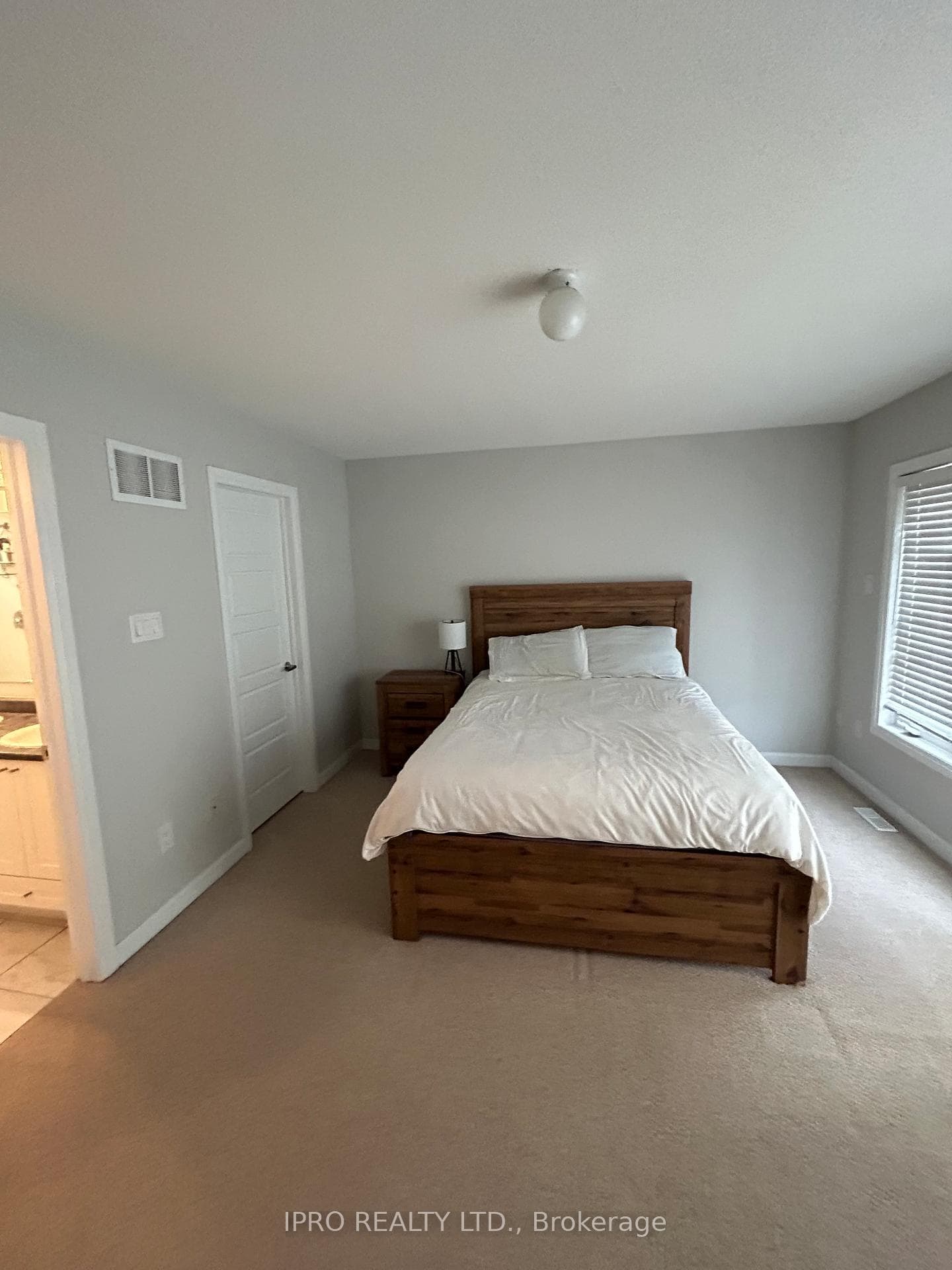 165 Hampshire Way Unit 9 photo 11