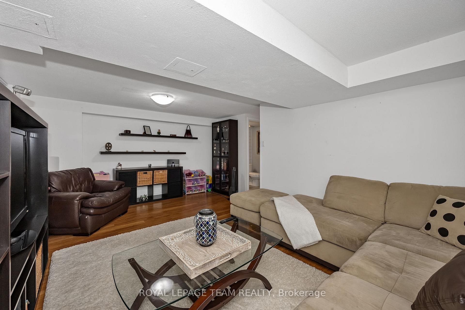 18 Benlea Drive Unit C photo 31