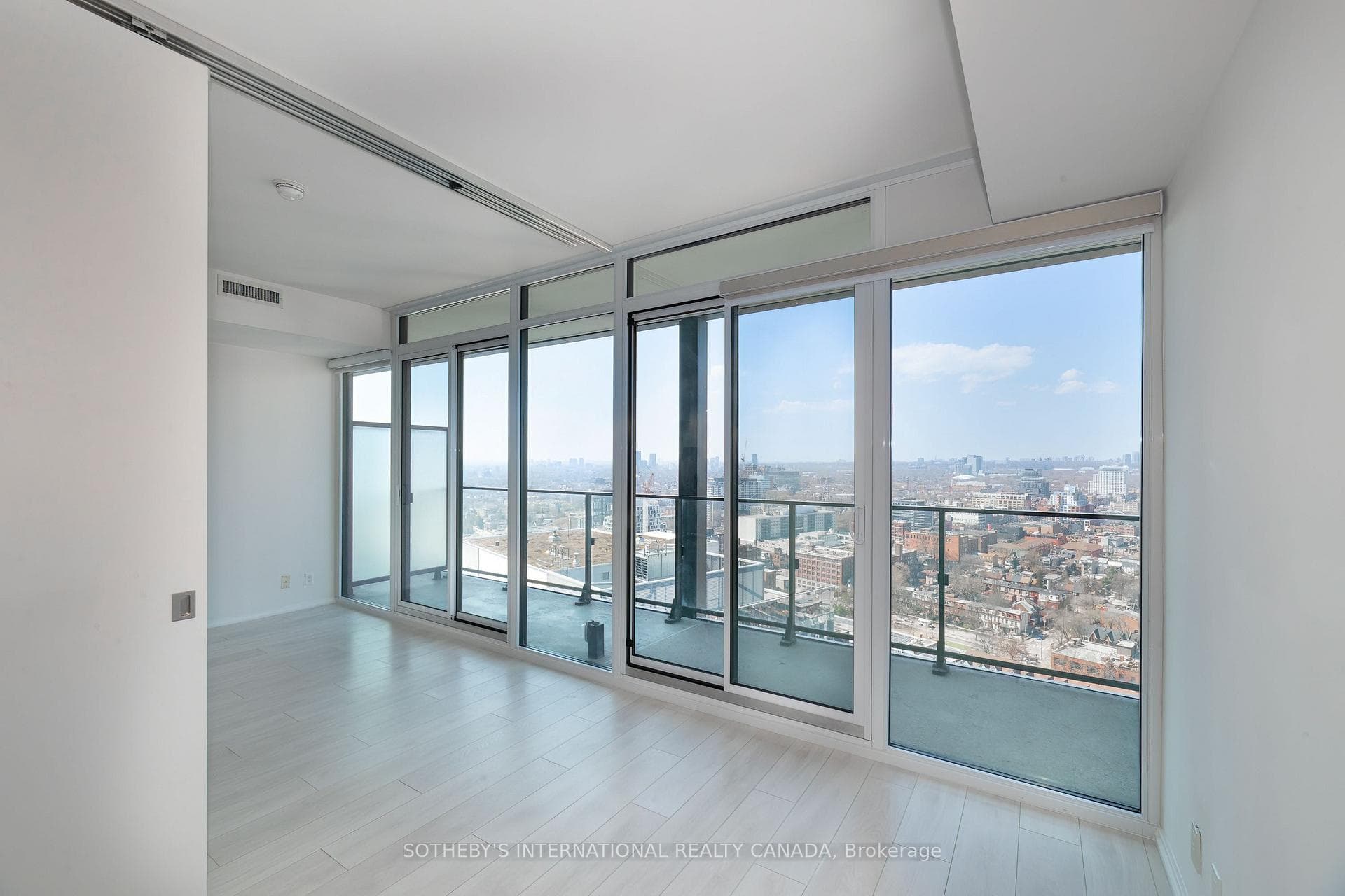 125 Peter Street Unit 2603 photo 12