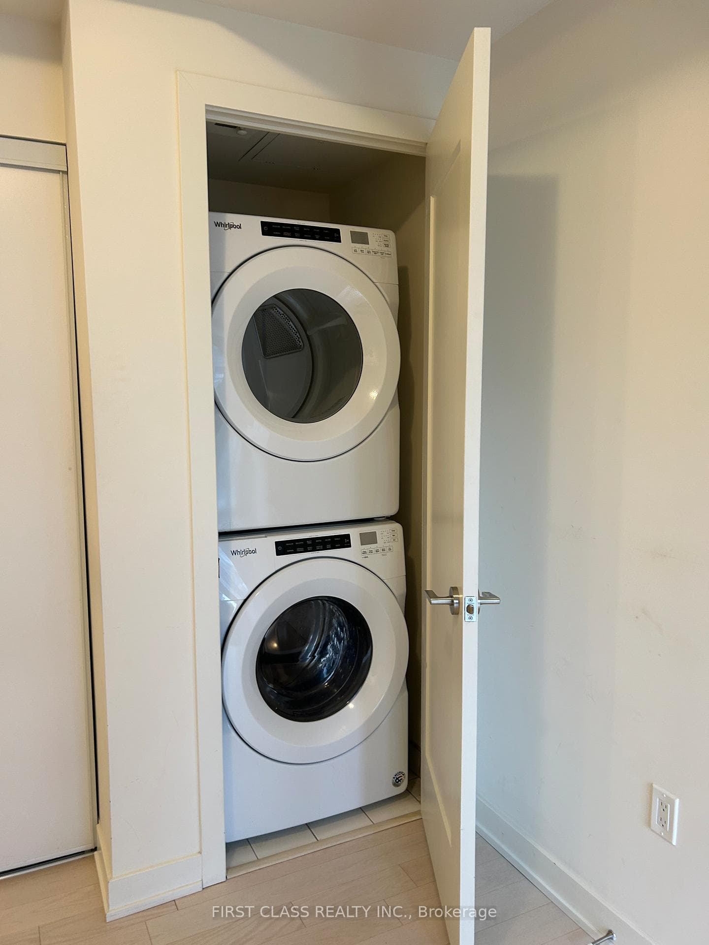 330 Richmond Street Unit 1005 photo 7