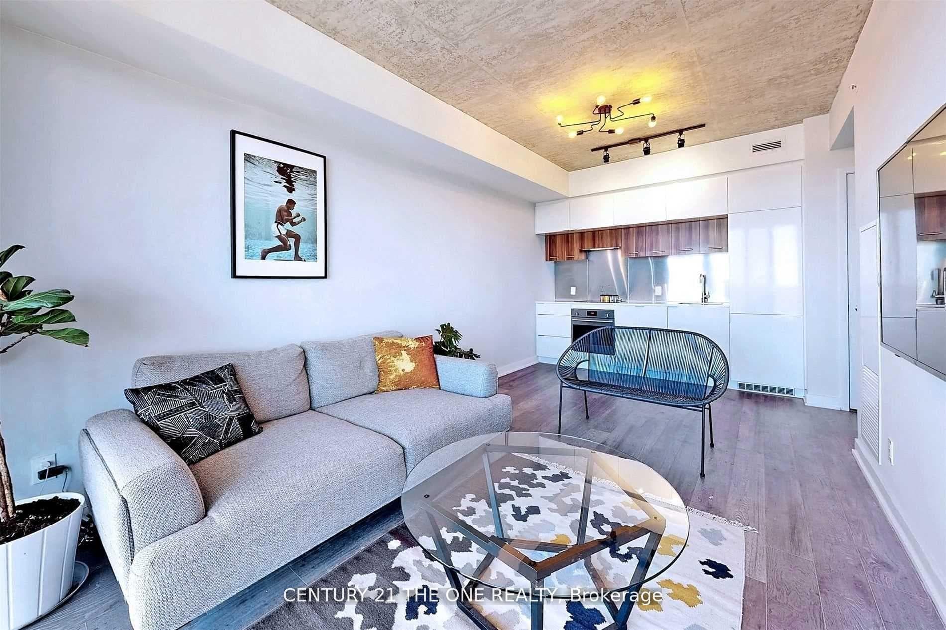 185 Roehampton Avenue Unit 2407 photo 7