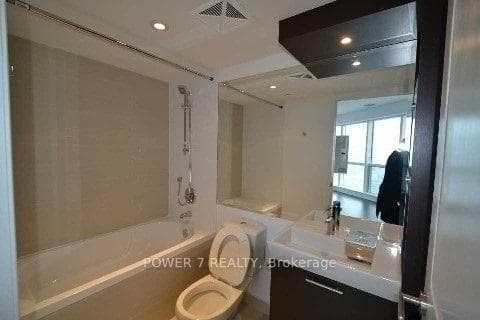 386 Yonge Street Unit 5508 photo 7