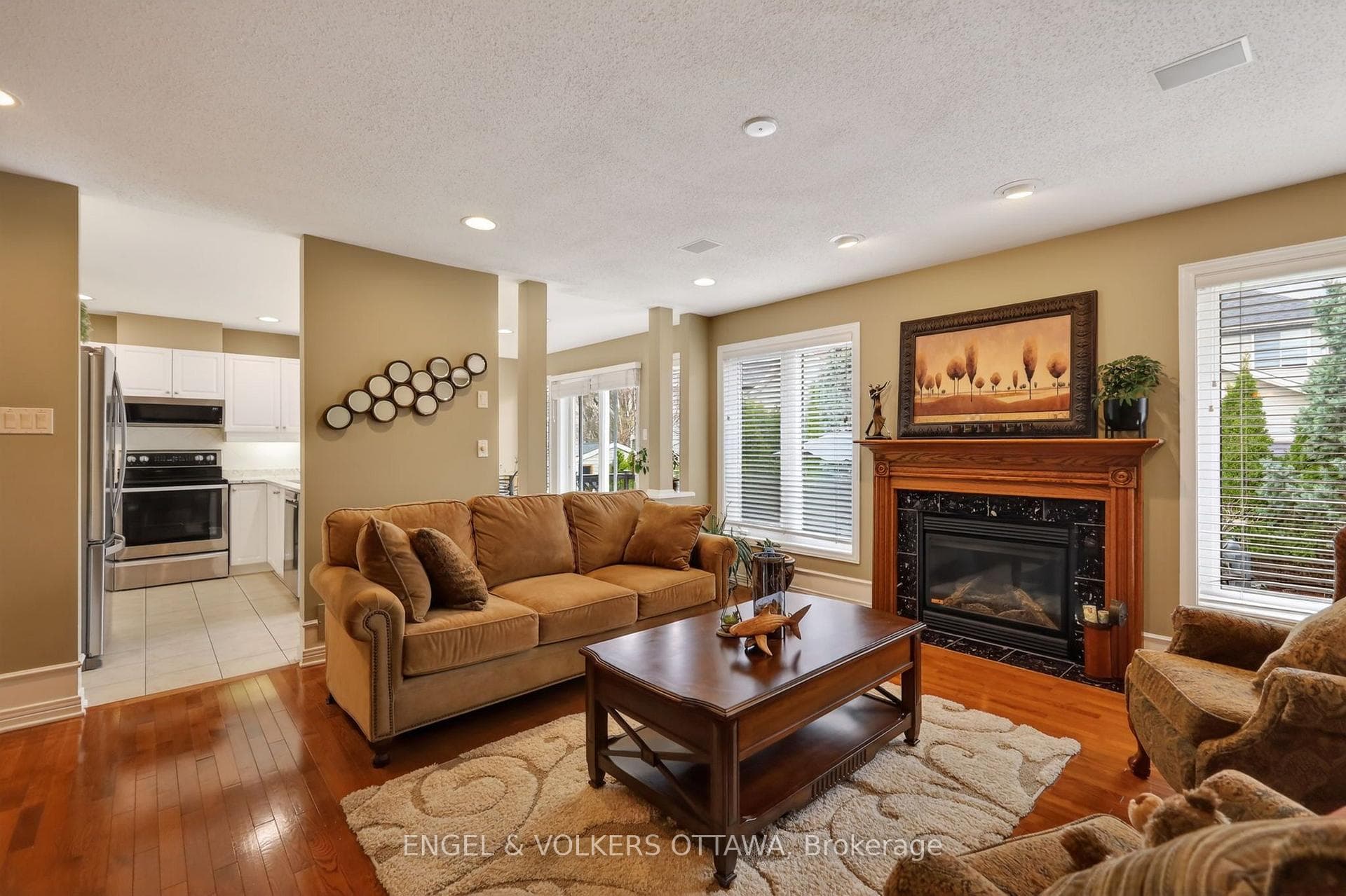 7 DRYSDALE Street photo 3
