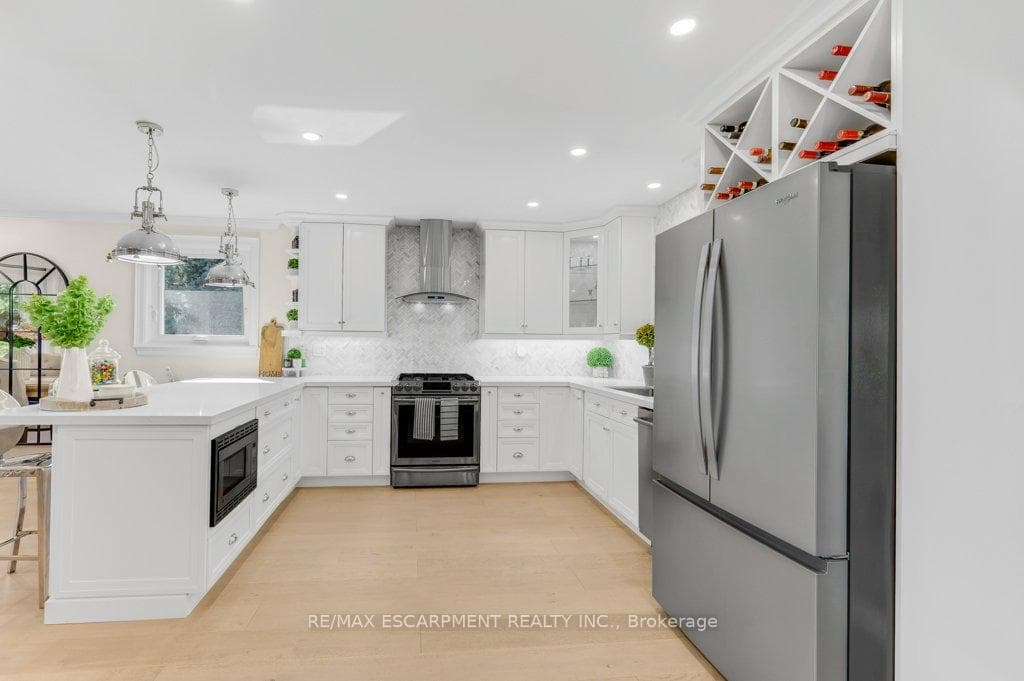 1482 Epping Road photo 14