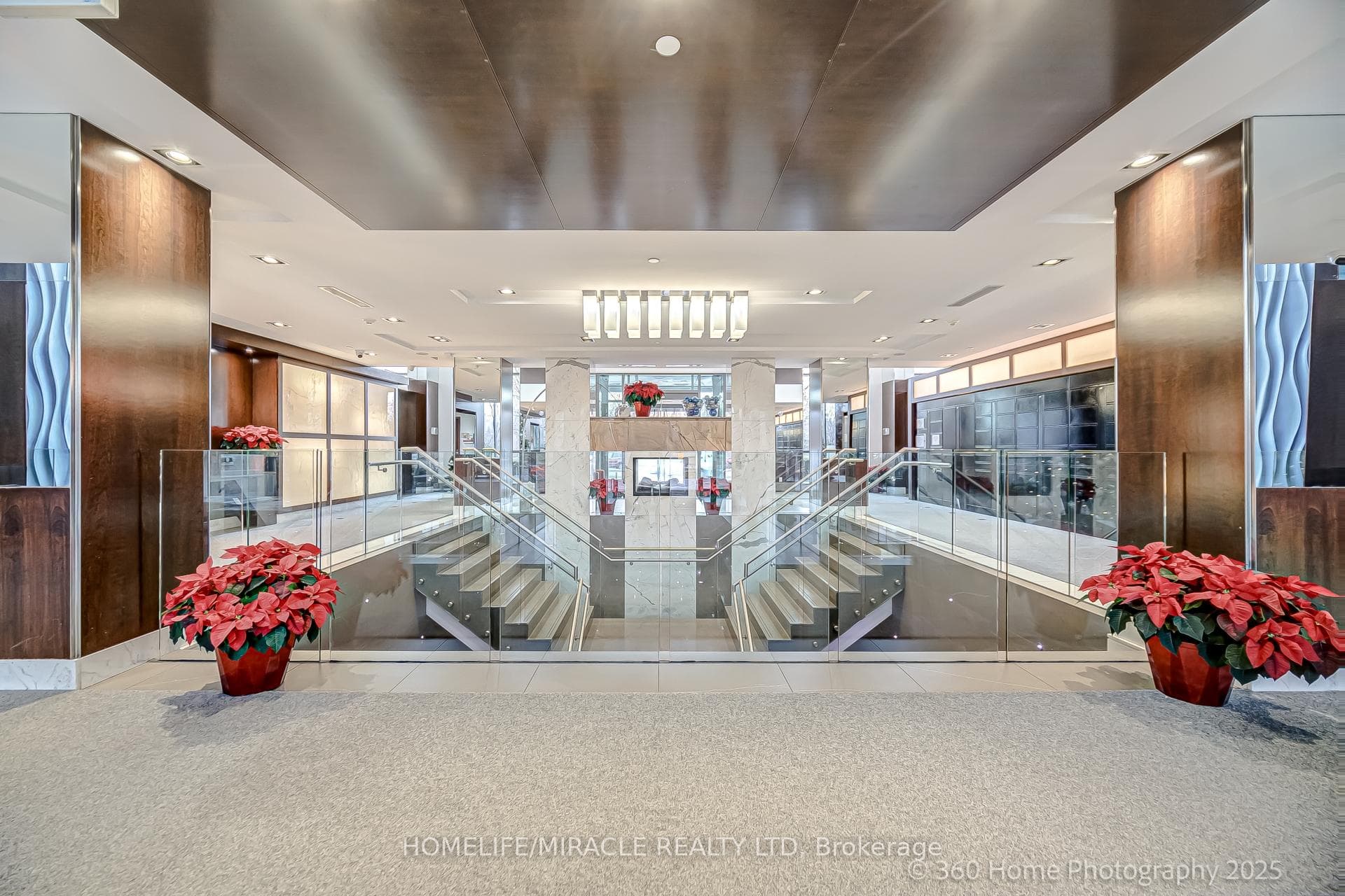225 Sherway Gardens Road Unit 1706 photo 2