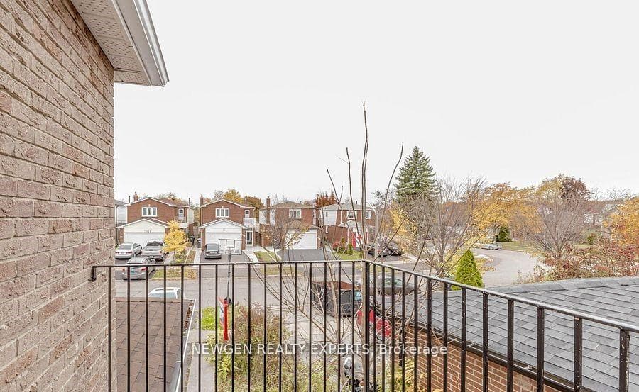 101 Banting Crescent photo 20