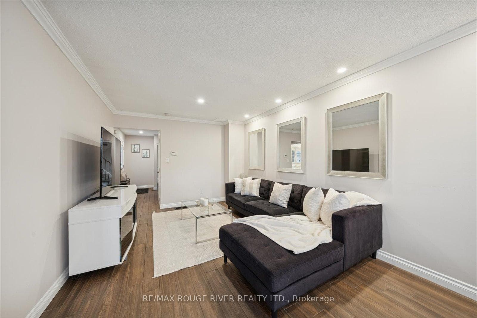 211 Ravenscroft Road photo 7