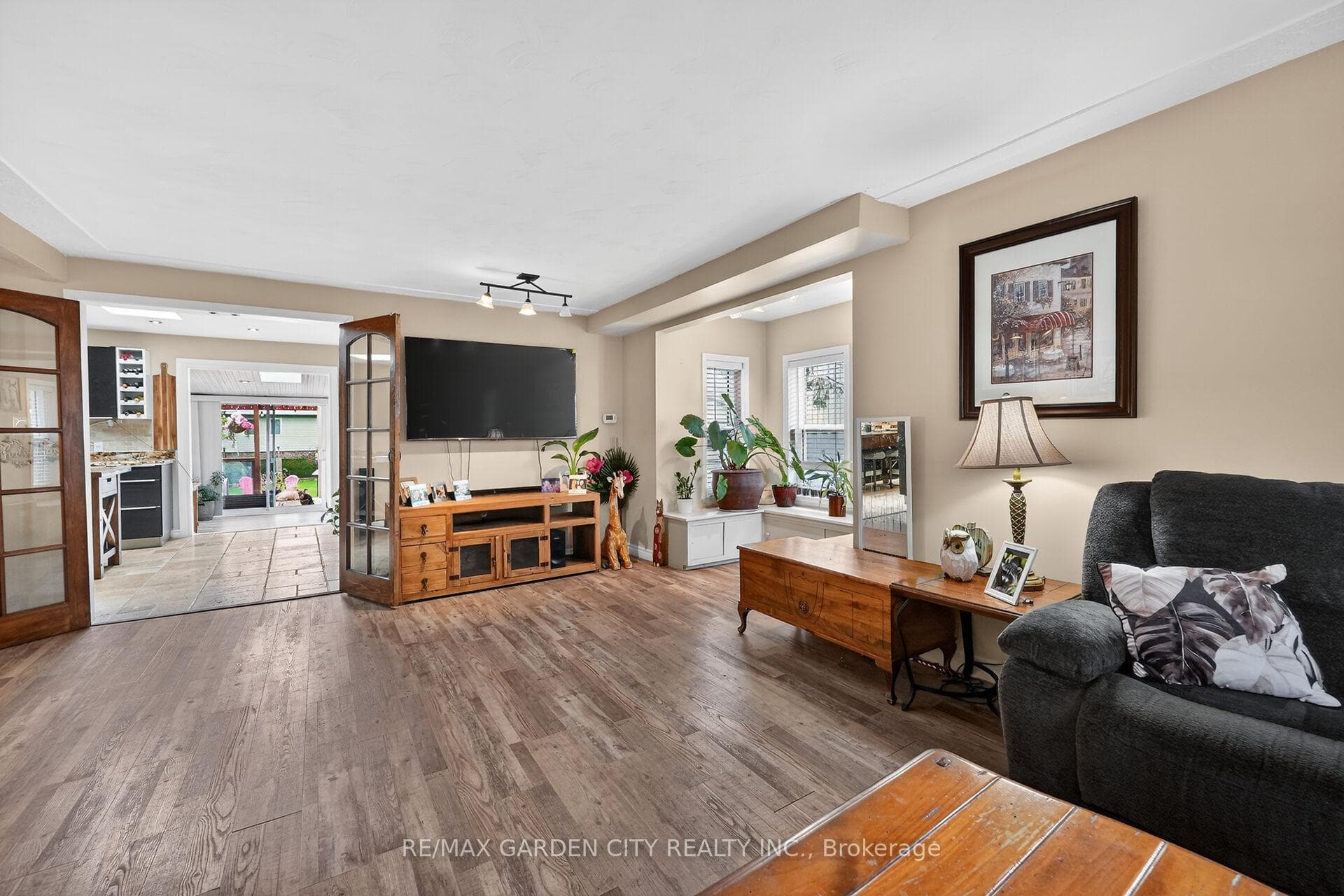 3555 Campden Road photo 15