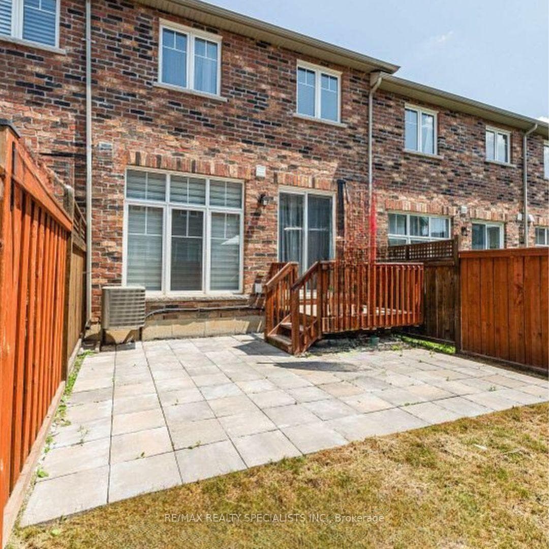 101 Abigail Crescent photo 17