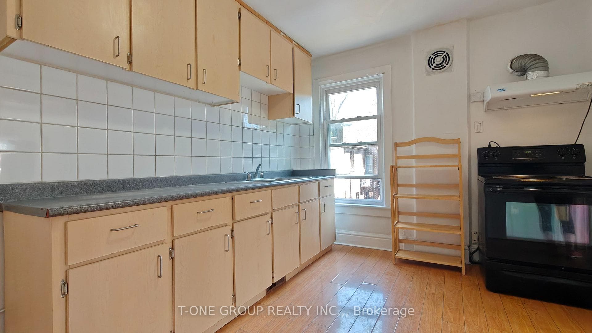 35 Lindsey Avenue photo 5