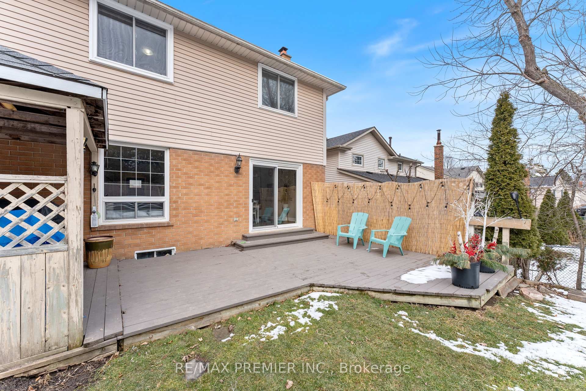355 Hersey Crescent photo 33