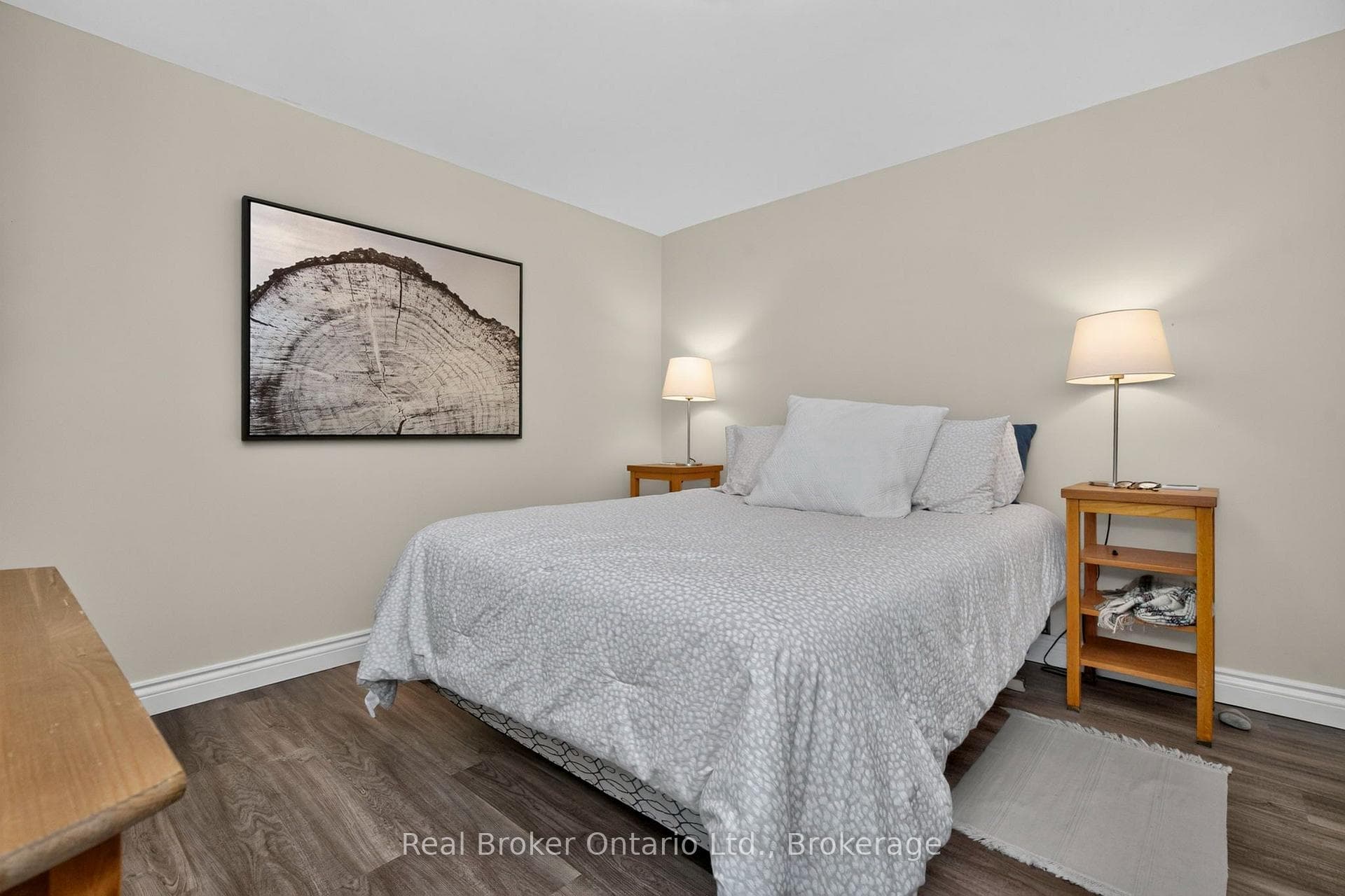 2141 Champlain Road photo 12